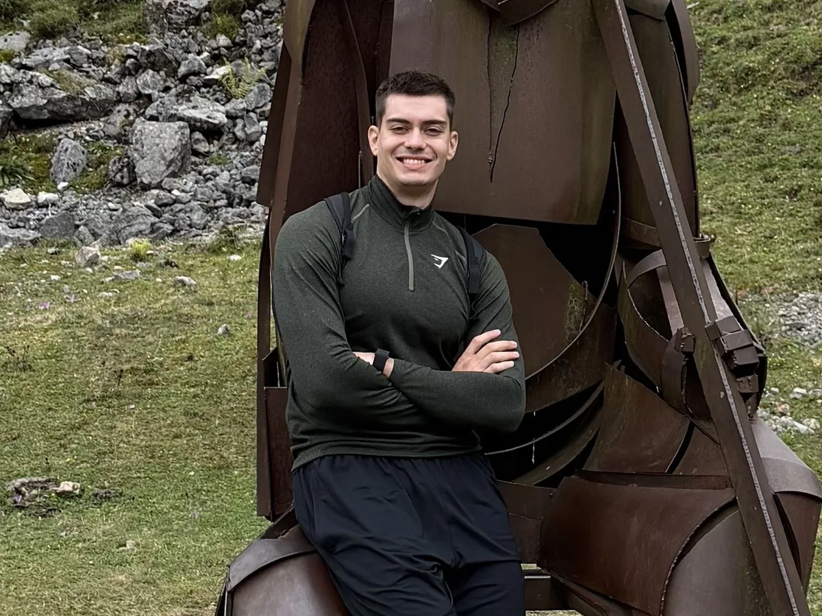 Adrián en la montaña, en uno de sus viajes